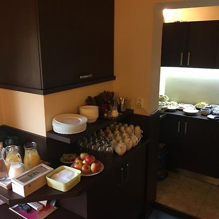 Penzion Toscana Lanzhot Bagian luar foto